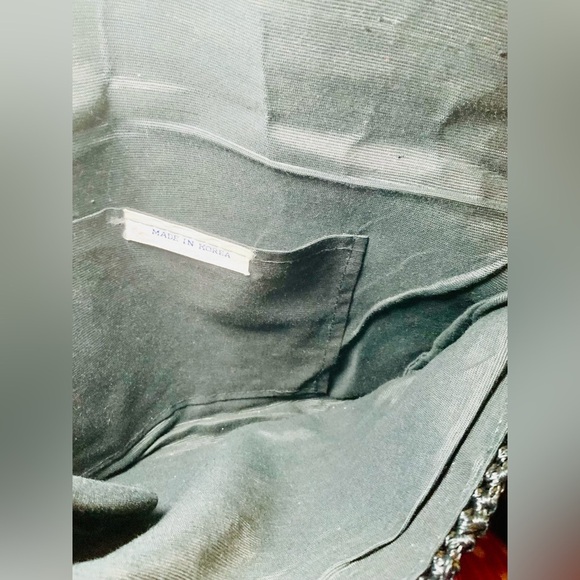 Handmade Crochet Crossbody Bags from Korea - Picture 4 of 4